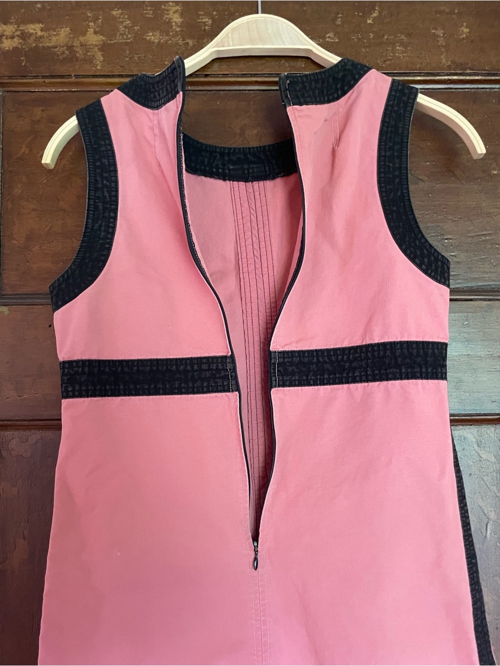 Marc Jacobs Pink Mini Dress with Black Trim - Picture 7 of 10